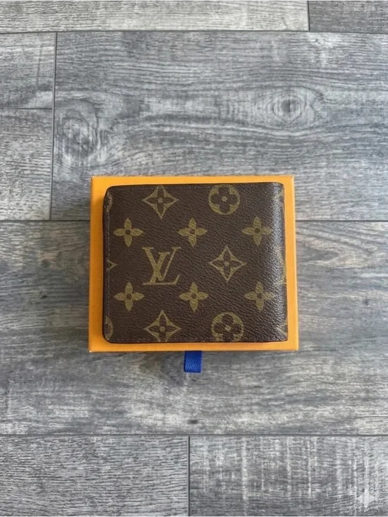Louis Vuitton Monogram Canvas Brown and Gold Men's Wallet - Picture 2 of 3